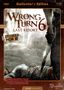 Text: "WRONG TURN 6: LAST RESORT. Erstmals in 4K HDR10. Keine Vermietung oder Verkauf an Kinder und Jugendliche."  
Illustration: Zwei Hände, eine hält ein blutiges Messer.