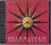 "GRAMMATRAIN" und "LEGENDS REMASTERED" auf rotem Hintergrund mit gelber Uhr und schwarzen Strahlen., CD