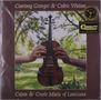 „Courtney Granger & Cedric Watson: Cajun & Creole Music of Louisiana.“ Zwei Hände halten eine Geige im Freien., 2 LPs