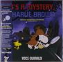 „IT'S A MYSTERY, CHARLIE BROWN“ steht groß oben. Snoopy und Woodstock laufen nachts mit einer Lupe und Detektivhut., LP