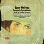 "Egon Wellesz: Complete Symphonies. Werke fürs Kammerorchester. Porträt einer Person, verdeckte untere Gesichtshälfte.", 5 CDs