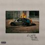 "2 LATE TO BE TOXIC" steht in handgeschriebenem Stil. Ein Auto steht in Flammen, daneben eine Person. Stimmung: dramatisch., LP
