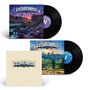 "Futurebirds: far out family" auf drei bunten Schallplattenhüllen, zwei mit Landschaften, eine schlicht. Vinyl-Schallplatten sichtbar., 2 LPs