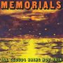 Oben: "MEMORIALS", unten: "ALL CLOUDS BRING NOT RAIN". Malerei eines Sonnenuntergangs über einem Meer., LP