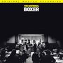 "ORIGINAL MASTER RECORDING" oben, "THE NATIONAL BOXER" darunter. Schwarz-weiß Foto einer Band, die vor Tanzenden spielt., 2 LPs