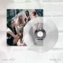 "nmixx 6th ep", "Strange ver." Gruppenfoto von sechs Frauen; transparente Schallplatte über dem Bild., LP