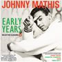 „Johnny Mathis, Early Years, Selected Albums 1956-1958.“ Schwarz-weißes Foto eines Mannes in einem weißen Pullover.