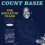 COUNT BASIE, THE ROULETTE YEARS, CLASSIC ALBUMS 1958-59. Schwarz-Weiß-Foto eines lächelnden Mannes in einem Anzug., 2 CDs