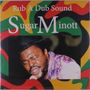 Text: "Rub A Dub Sound Sugar Minott". Ein Mann singt leidenschaftlich mit geschlossenen Augen, Hintergrund bunt gemustert., LP