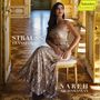 „STRAUSS TRANSFORMED“, „NAREH ARGHAMANYAN“. Eine Frau in einem goldenen Raum sitzt elegant auf einem Stuhl., CD