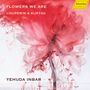 "FLOWERS WE ARE, COUPERIN & KURTÁG, YEHUDA INBAR." Abstrakte pinke und rote Blumenform in fließender Bewegung., CD