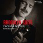 Text: "BROOKLYN SUITE", "ZACHARY WILDER", "ROB MOUNSEY", "harmonia mundi".  
Ein Mann mit Schnurrbart hält ein Mikrofon., CD