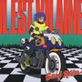 Text: "IL EST VILAINE" und "Surf Rider". Illustration einer jungen Frau auf einem Motorrad, mit Schachbrettmuster am Boden., LP