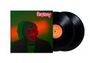 Text: "fantasy" oben in Neonrosa, "M83 FANTASY" auf Schallplatte. Porträt mit surrealem Gesicht und bunten Lichteffekten., 2 LPs