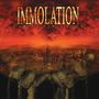 Text: "IMMOLATION HARNESSING RUIN". Szene: Stadt in großen Händen, vor einem dramatischen roten Himmel., LP