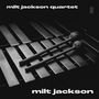 „milt jackson quartet“, „milt jackson“. Zwei Schlägel auf einem Vibraphon, schwarz-weißes Cover., LP