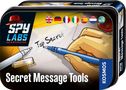 "Spy Labs", "Secret Message Tools", "Top Secret" in Illustrationsstil, Flaggen von sechs Ländern oben.