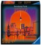 "Ravensburger Puzzle", "NEON", "500". Illustration: Skyline mit Fernsehturm und Brücke im Neonstil., Spiele