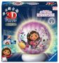 "3D Puzzle Night Light. Gabby's Dollhouse. LED. Stabil – ohne Klebstoff. Illustration eines kugelförmigen Puzzles mit Katzenthema.", Spiele