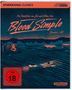 "Blood Simple" steht in roter Schrift. Darunter "Director's Cut". Im Hintergrund ist eine nächtliche Landschaft mit Auto.