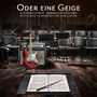 Im Vordergrund Notenpult mit Partitur, daneben rote E-Gitarre, im Hintergrund eine Geige auf einem Stuhl., 2 LPs