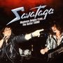 "Savatage. Madness Reigns From The Gutter (1990)." Zwei Musiker auf der Bühne, einer singt, der andere spielt E-Gitarre., 2 CDs