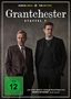 "Grantchester Staffel 7", zwei Männer in Anzügen, ein Polizist und ein Geistlicher, stehen nebeneinander., 2 DVDs
