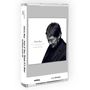 Chris Rea – Fool If You Think It’s Over. Ein Schwarz-Weiß-Bild eines Mannes, der nach unten schaut., MC