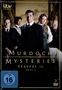 "Murdoch Mysteries Staffel 10 Teil 2." Fünf Personen in altmodischer Kleidung stehen vor einem Stadtgebäude., 2 DVDs