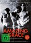 "Amazing Grace" in Rot. Oben Filmpreise. Drei Männer posieren in Unterwäsche. Darunter Schauspielernamen.