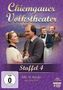 „Chiemgauer Volkstheater“, Staffel 4, alle 16 Stücke von 1996-1997. Zwei Menschen umarmen sich vor See und Bergen., 8 DVDs