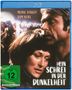 Titel: "Ein Schrei in der Dunkelheit". Darsteller: Meryl Streep, Sam Neill. Szene: emotional umarmendes Paar., Blu-ray Disc