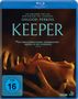 Zitat von James Wan: "Ein furchterregender Abstieg". Text: "Wenn du nur tot wärst". Titel: "Keeper". Paar in Nahaufnahme., Blu-ray Disc