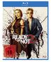 „Ready or Not 2“ in großer Schrift. Darunter zwei Frauen, eine mit Waffe, die andere kaubaraufblasend, auf blutigem Hintergrund., Blu-ray Disc