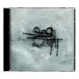 Text "A STRANGER TO YOU" mehrmals. CD-Hülle mit abstraktem Design, Ketten und Anhänger., CD