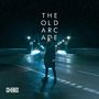 "The Old Arcade" steht groß geschrieben. Eine Person steht nachts auf einer nassen, leeren Straße unter Regen., CD