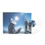 "The Script / The User's Guide to Being Human." Ein Astronaut liest ein Buch, daneben zwei Männer auf einem weißen Vinyl., LP