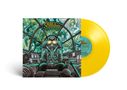 "The Quill Master of the Skies" steht auf einem Albumcover in einem Cockpit mit fantastischen Wesen, neben einer gelben Schallplatte., LP