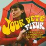 "Jour d'été" und "Fleur" in gelber und weißer Schrift. Frau im roten Pullover mit Regenschirm. Vintage-Stil.