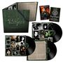 Text: "Project Pitchfork", "First Anthology", "35 Years of Darkness". Schallplatten, Fotografien und ein grünes Albumcover., 3 LPs