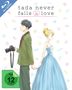 „Tada never falls in love“ steht über einem Mann mit Kamera und einer Frau im blauen Kleid, beide schauen voneinander weg., Blu-ray Disc