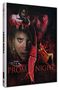 "PROM NIGHT" in roter Schrift über einer Collage: bedrohte Personen, ein Messer, ein Auto. Spannung und Gefahr., 1 Blu-ray Disc und 1 DVD