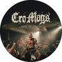 „Cro-Mags“, „Days of Chaos“. Eine energiegeladene Bühnenszene mit einem tätowierten Sänger und begeistertem Publikum., Single 7"