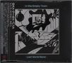 "In the Empty Town" und "Lost World Band". Schwarz-weiße geometrische Illustration mit abstrakten Formen und Mustern., CD