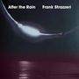 "After the Rain" und "Frank Strazzeri" oben. Verschwommenes, mystisches Licht im Dunkeln über einer Wasserfläche., CD