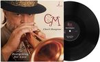 "Chuck Mangione", "Everything for Love". Ein Mann mit Hut spielt Trompete, daneben eine schwarze Schallplatte., LP