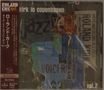 Texte: "kirk in copenhagen", "ROLAND KIRK", "vol. 2", "jazz". 

Bild: Collage-Stil, Zeitungsartikel, Konzertankündigungen.