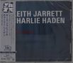 Text links vertikal: „カース・ジャレット & チャーリー・ヘイデン ラスト・ダンス“. 
Cover in dunklem Blau mit weißen Buchstaben., CD