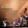 "The Oscar Peterson Trio at Baker's Keyboard Lounge: The Complete Recordings." Drei Musiker in Anzügen, einer spielt Kontrabass.