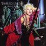 Der Text lautet "Thereza Bazar the big kiss". Zu sehen ist eine Person in bunter, auffälliger Kleidung auf metallischer Treppe., 2 CDs